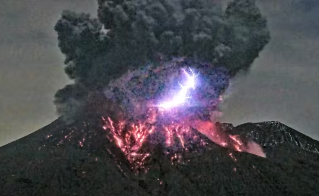 일본 화산 분화