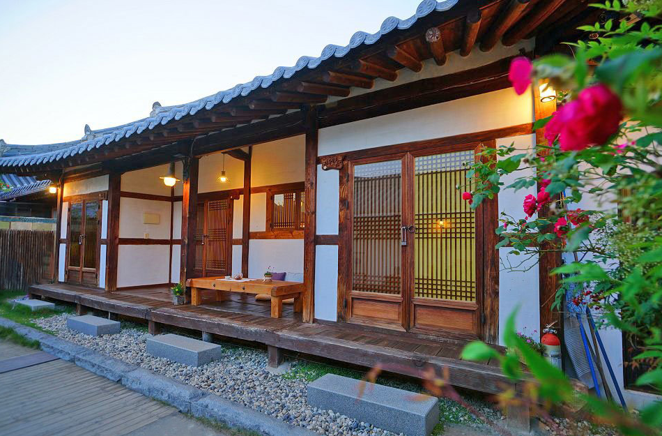 전주 한옥 마을에서 전통 한옥 숙소 추천&amp;#44; 장 단점&amp;#44; 전주 음식