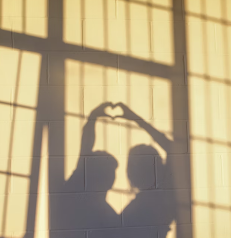 성숙한 연애를 위한 자기인식과 자아정체성 관련 이미지