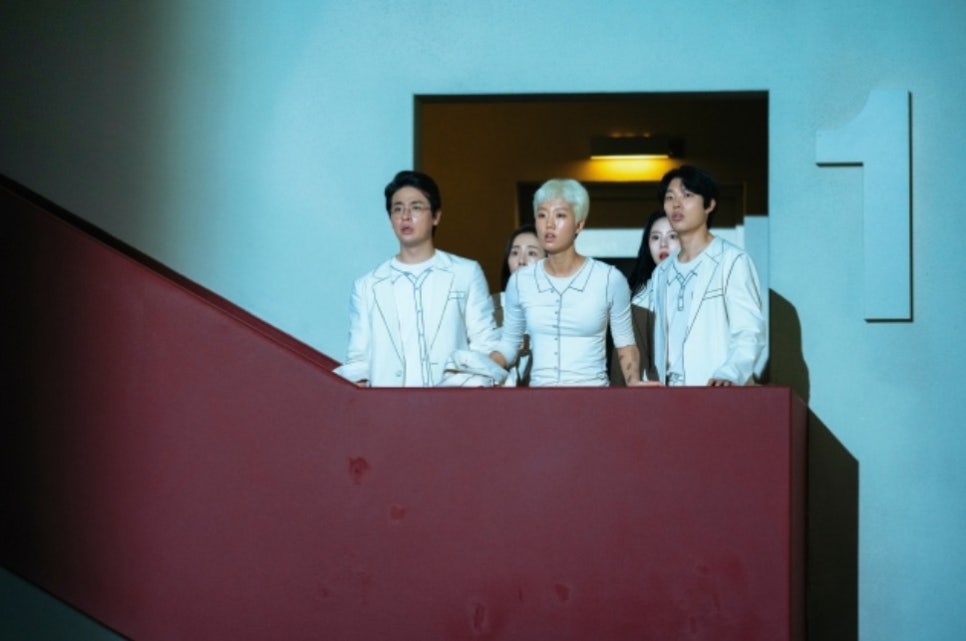 넷플릭스 시리즈 더 에이트쇼 결말 정보 등장인물 출연진 원작 시즌2 쿠키영상