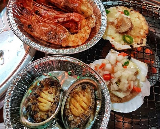 부산 송도 조개구이집 '희자매'