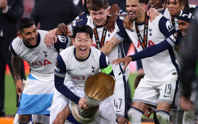 손흥민 우승 트로피