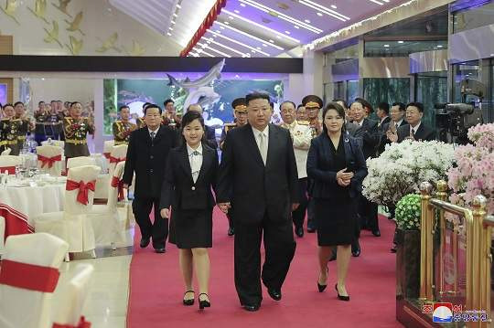 북한 두 국가 개헌: 통일 삭제&middot;영토 조항 신설과 김정은 핵 지휘권 명문화의 충격적 배경