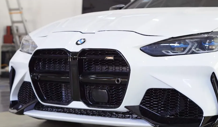 링크솔류션 3D 프린터 LINK SL-2300으로 BMW M4 차량의 튜닝용 앞 범퍼 프로토타입 생산