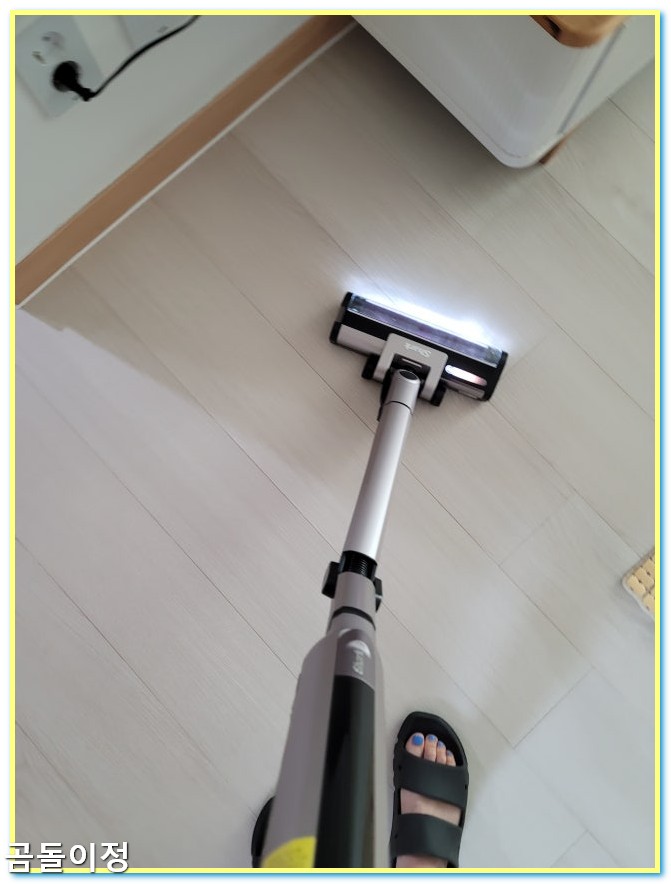 샤크 무선청소기 흡입력과 가벼움, 유선에서 갈아타고 느낀 차이2