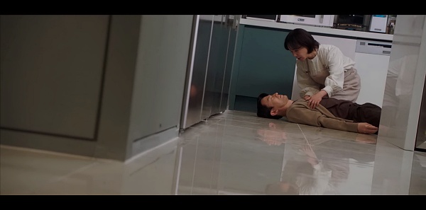 쓰러진-인호와-깨우는-정숙