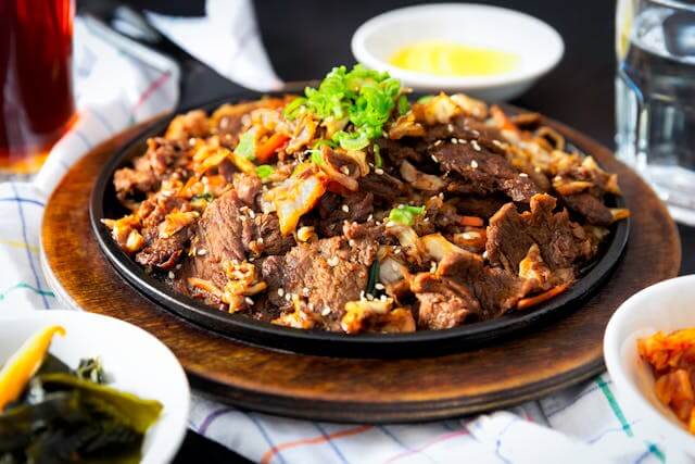 접시에 담긴 불고기