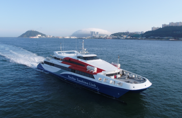 대마도행 배편 쓰시마링크호의 모습