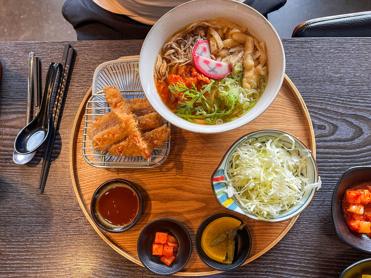 부산 기장 일광 오션뷰 맛집 일향가 김치 우동 세트