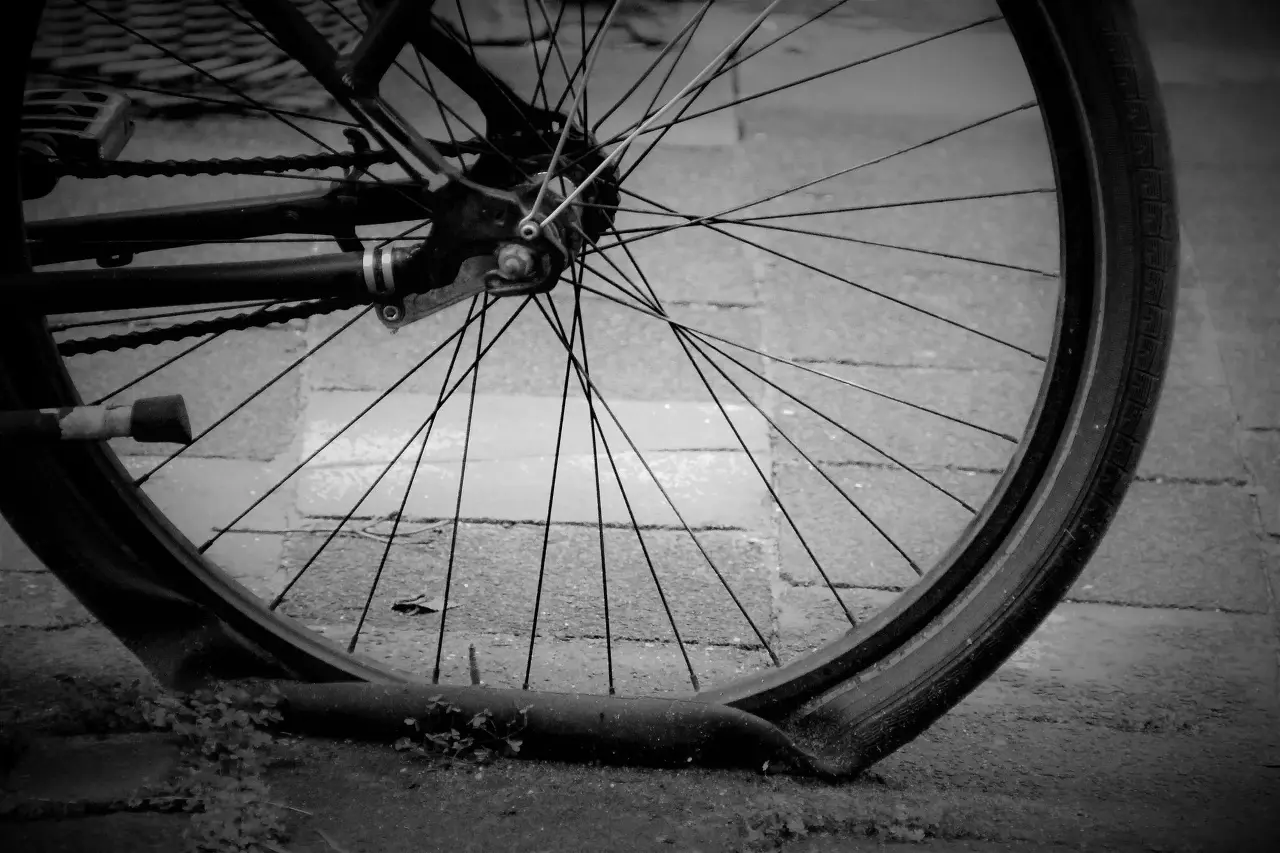 mtb 타이어나 로드 바이크 타이어에 반복적인 펑크가 발생하고 있습니까?이렇게 많은 아파트를 구입하지 않기 위한 몇 가지 제안이 있습니다.