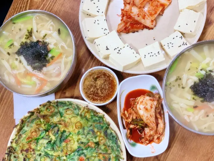 숯불구이와 함께 즐기는 손칼국수 추천 식당 도봉산역 도봉산 맛집
