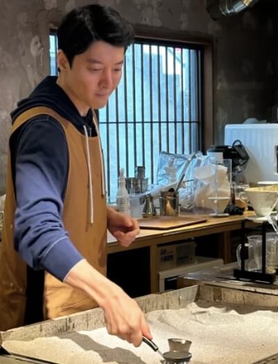 이동건 배우가 직접 제조하는 샌드커피