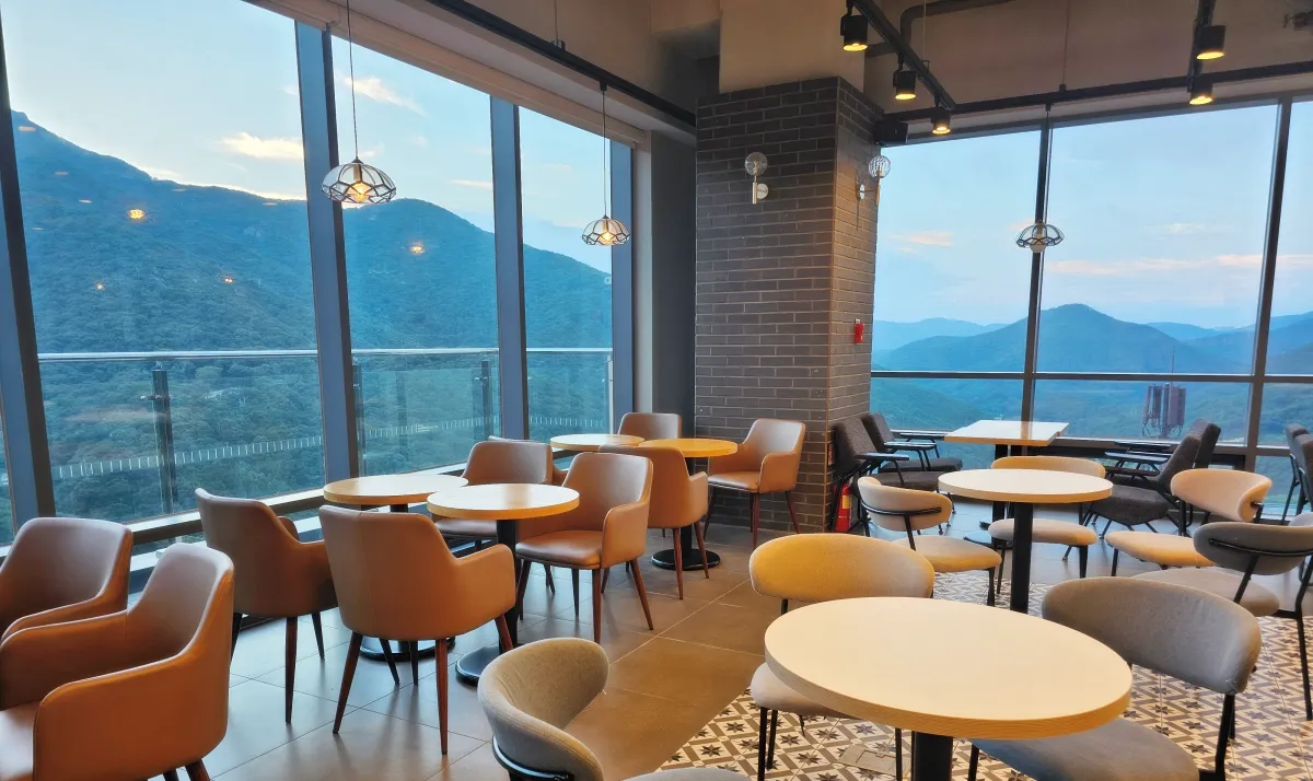 거제도-거제파노라마케이블카-학동-3층-커피숍-풍경