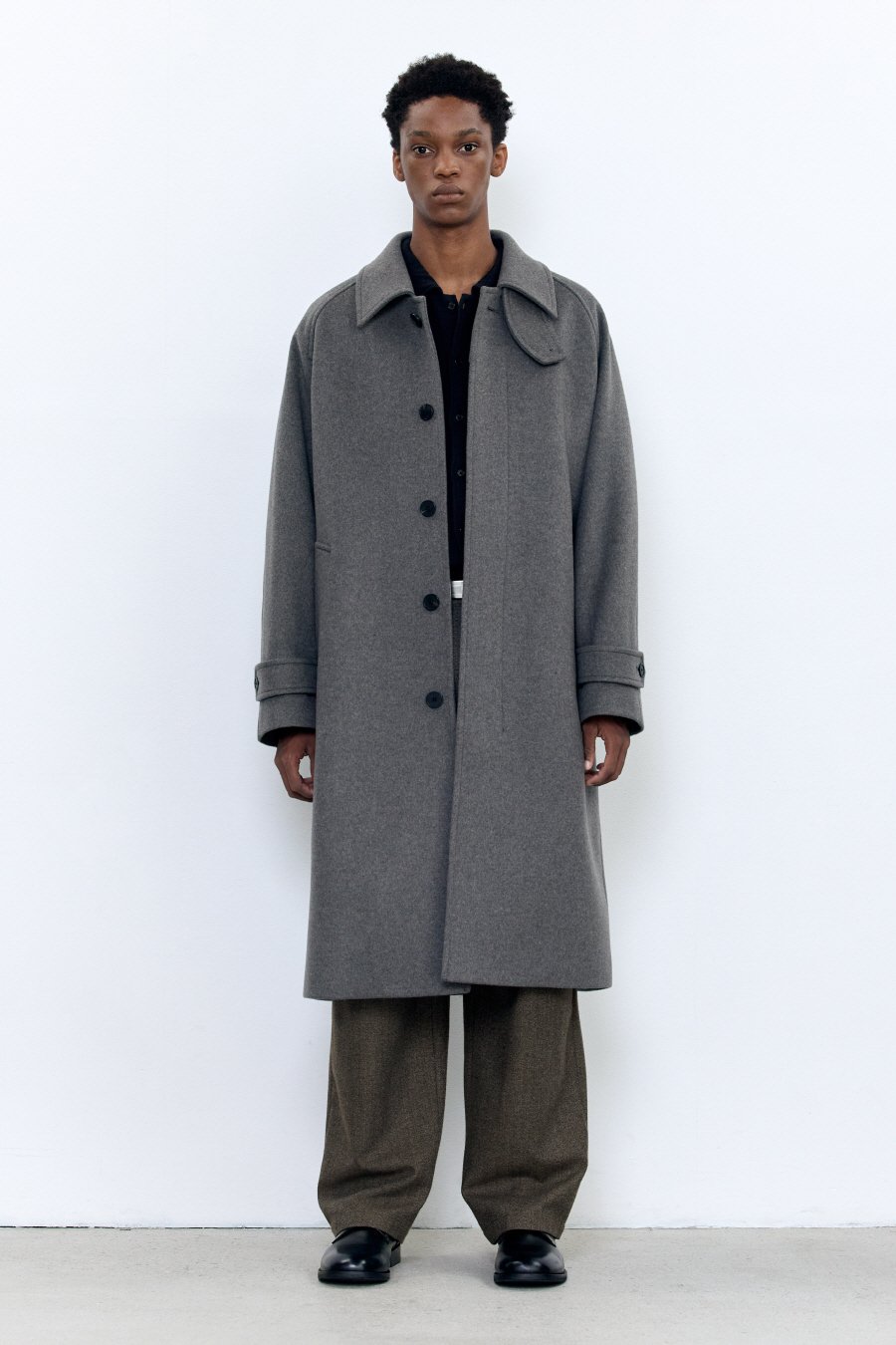 2024년 겨울, 남성 코트 스타일링 꿀팁: 트렌드와 필수 아이템 소개