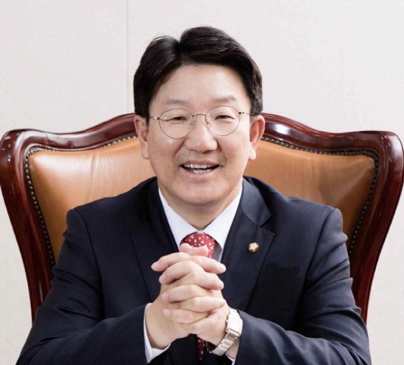 권성동 웃음