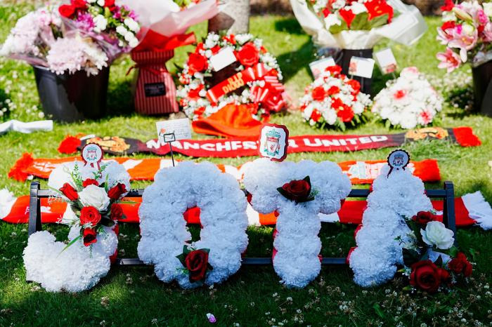 디오고조타를 추모하는 사진