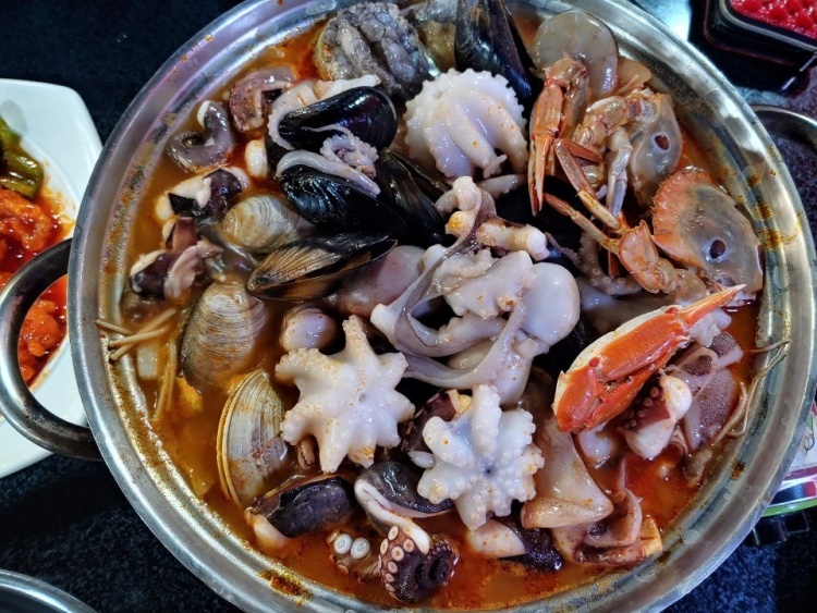김포에서 맛보는 찹쌀 탕수육, 해물짬뽕전골, 통영 굴짬뽕, 쭈꾸미짬봉 맛집 추천 생방송투데이 리얼맛집 오늘방송 떴다 동네방네