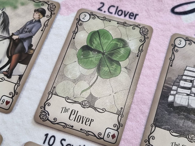 드림타로21 – 언더로즈 레노먼드 2번 클로버 / Dreamtarot21 – Under the Roses Lenormand No.2 클로버, 순간적인 즐거움과 가벼운 행운