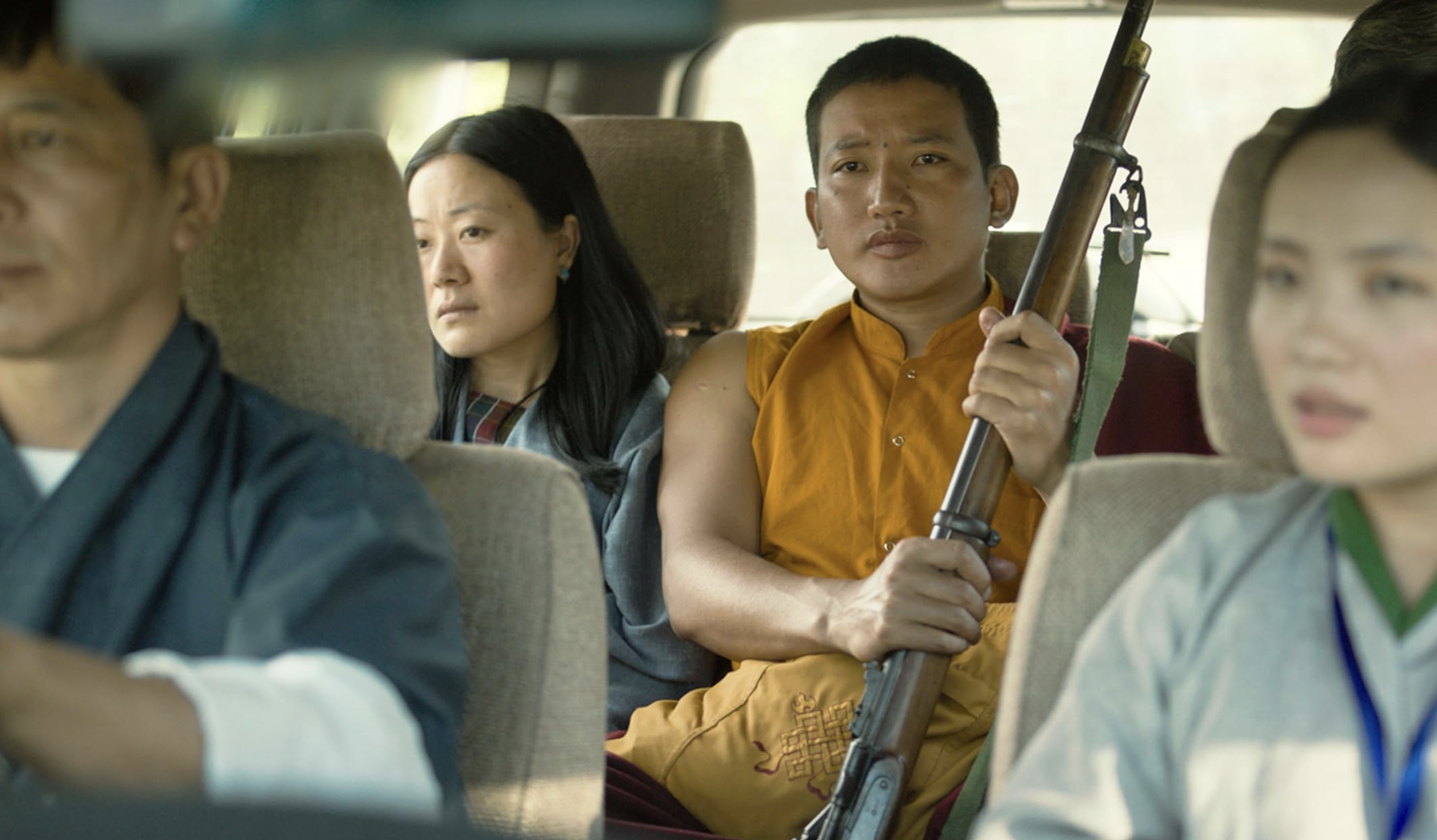 총을 든 스님 관람평