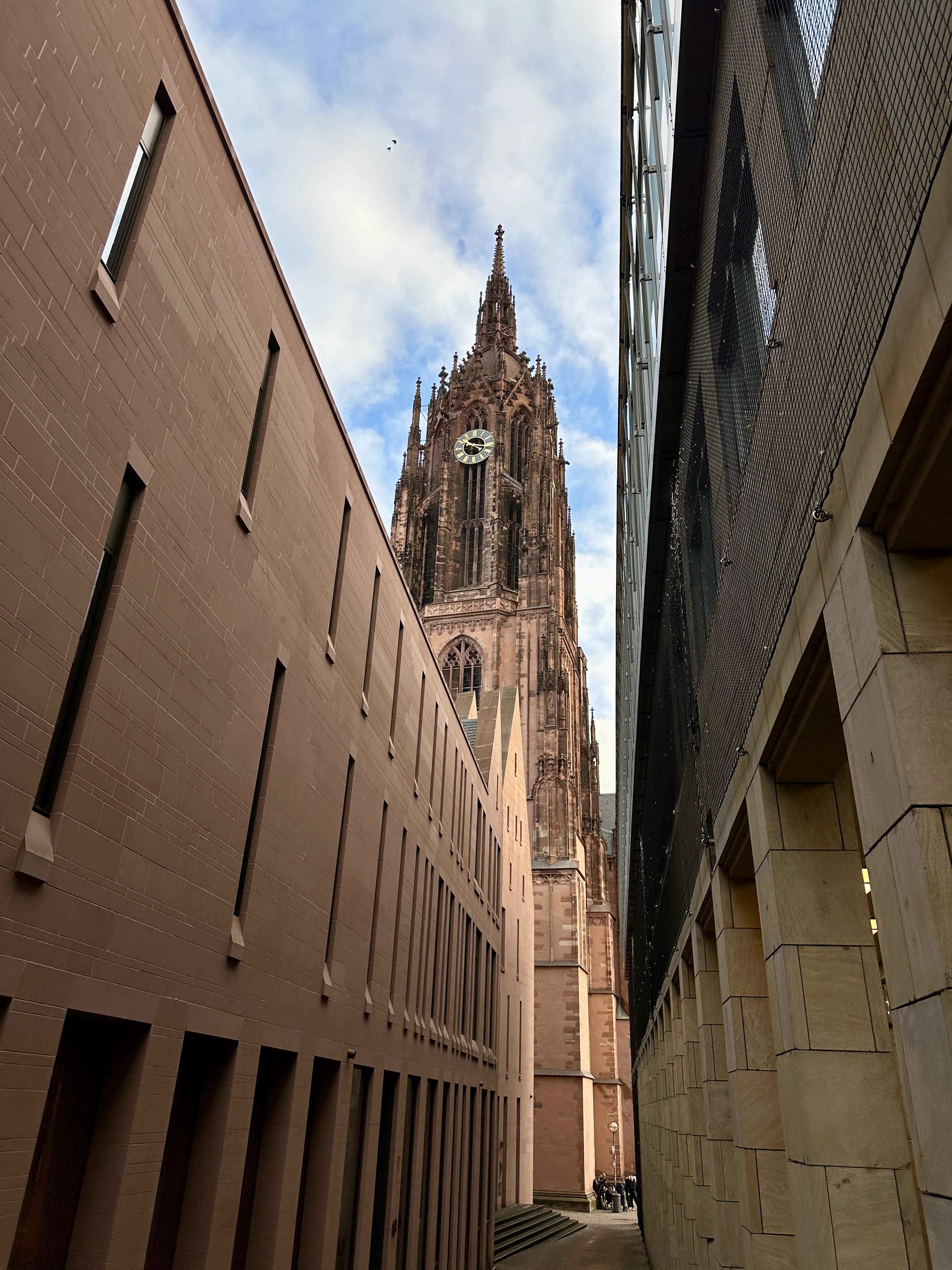 프랑크푸르트 대성당 외부 전경