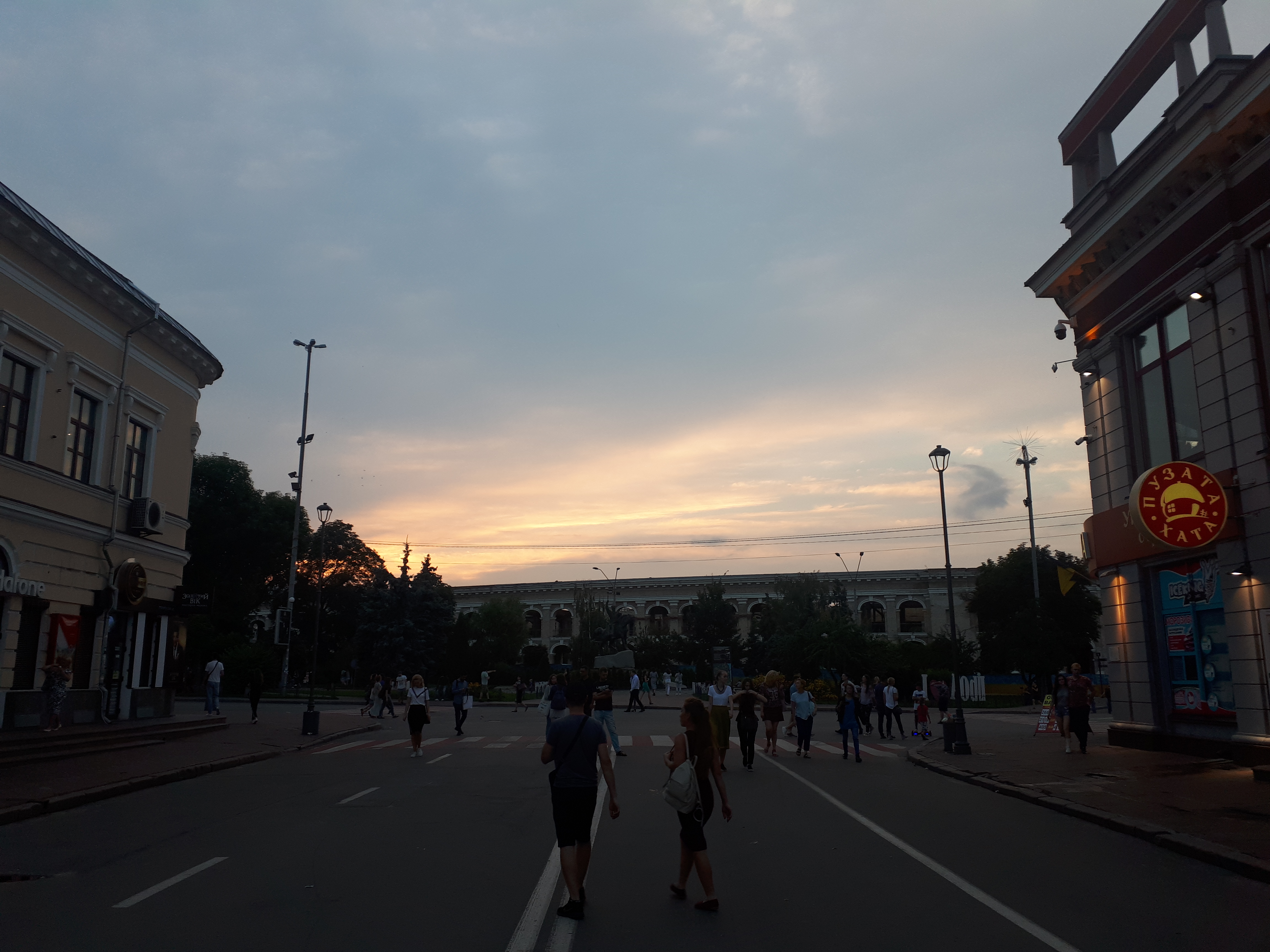 우크라이나 키이우 차량 통행 금지 도로