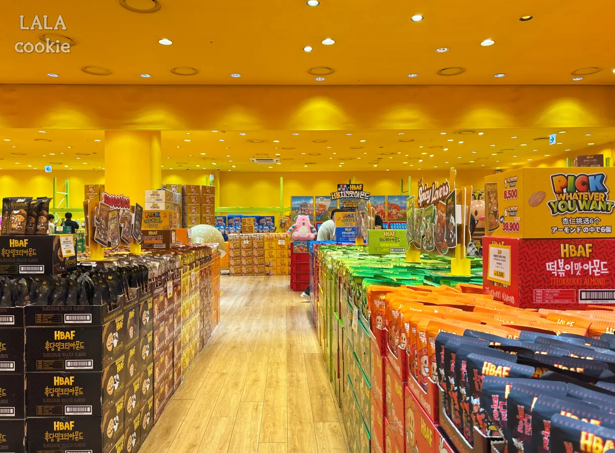 서울-명동-핫플-바프-아몬드-스토어-내부-모습