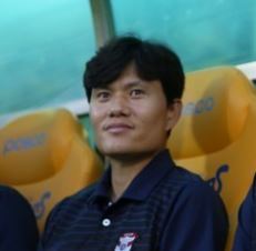 정경호 감독 데뷔전 축구선수 출신 코치 프로필