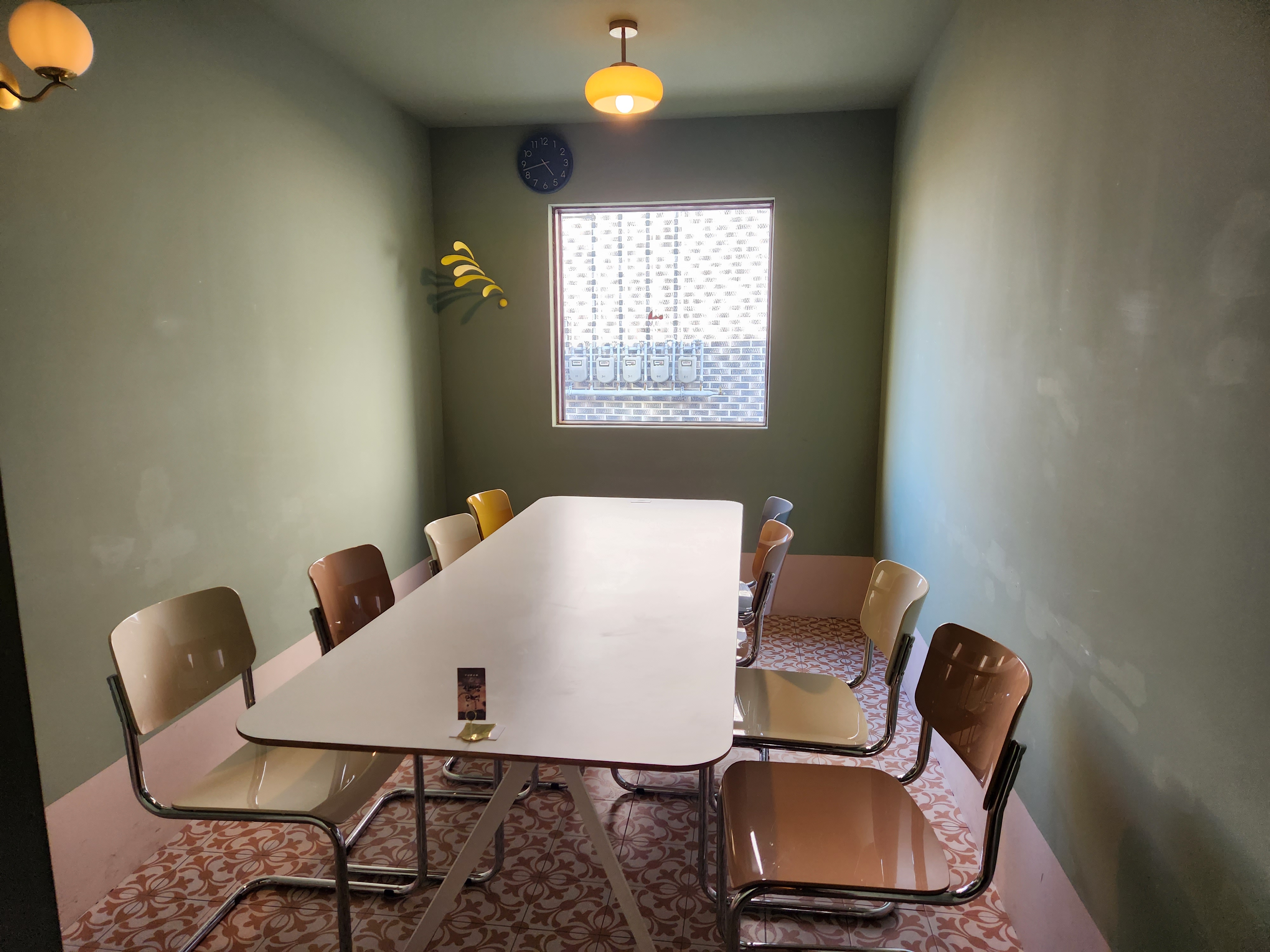 카페 1층 안쪽자리