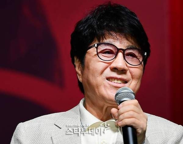 가왕 조용필 사진 홍보이미지