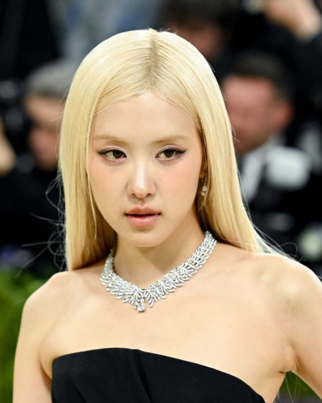 2026 멧 갈라 블랙핑크 제니 540시간 샤넬 드레스 화제, 카리나 한복 패션까지 K-스타 총정리