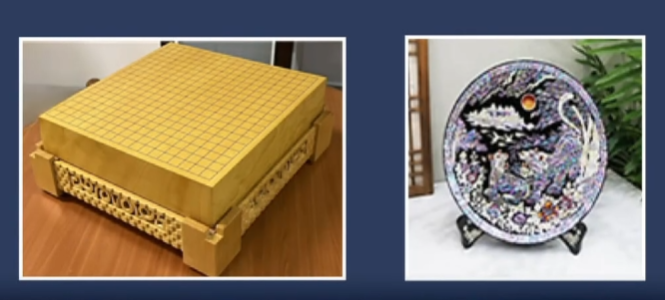 바둑판과 나전칠기 쟁반