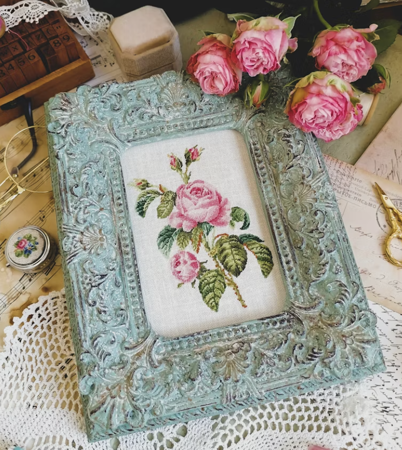 식욕을 돋우고 생동감을 주는 정물화와 보석 십자수 활용한 주방 인테리어