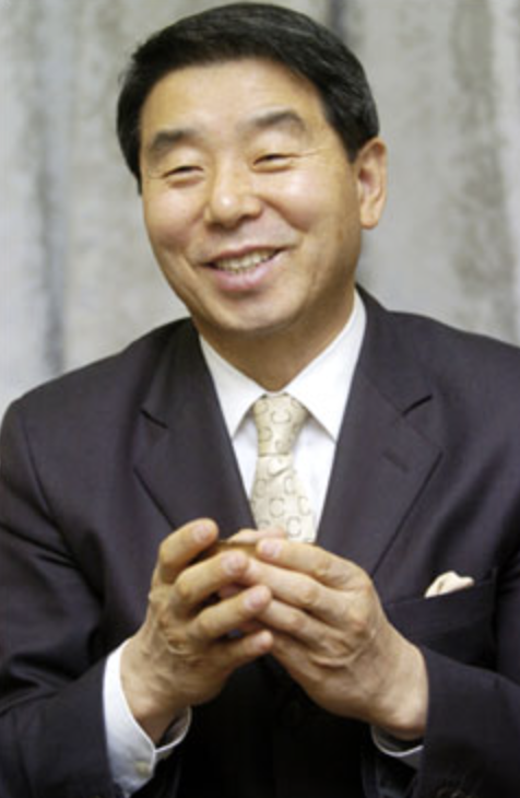 이계진 아나운서 방송 진행 모습