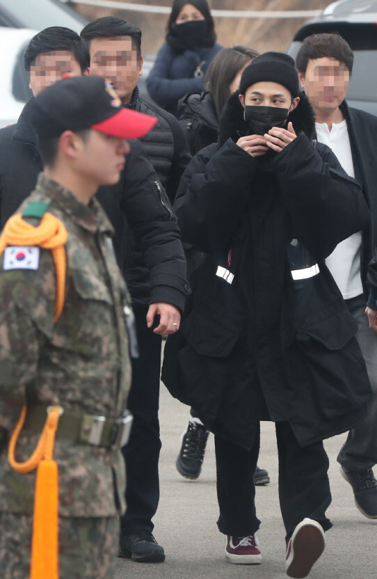 지드래곤 군대