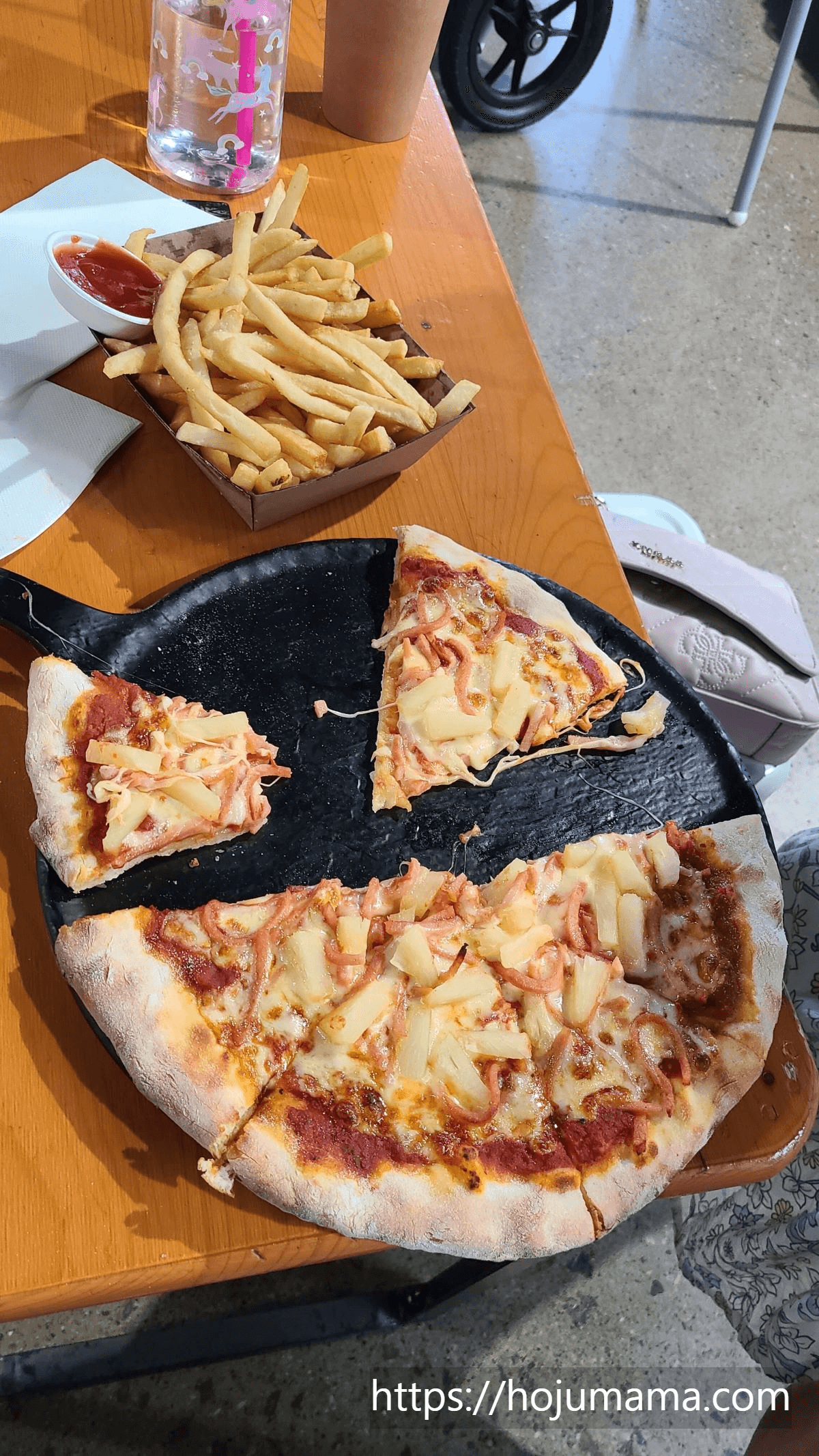 정글 타임 놀이터의 피자와 칩스