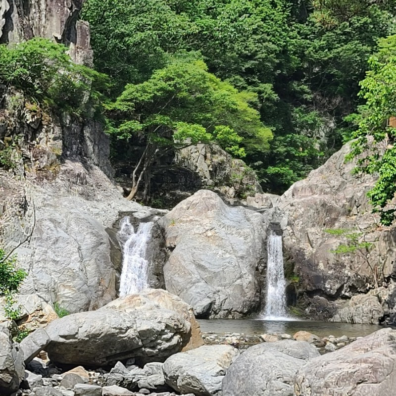 포항 내연산 관음폭포, 사계절 내내 감탄하게 되는 자연의 숨은 보석