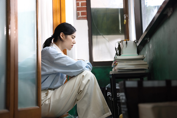 어쩌면-우린-헤어졌는지-모른다-정은채