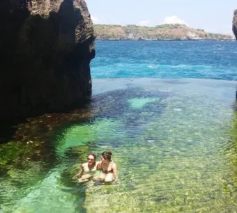 발리 브로큰 비치 Broken Beach 파도와 바람이 만든 천연 아치_17