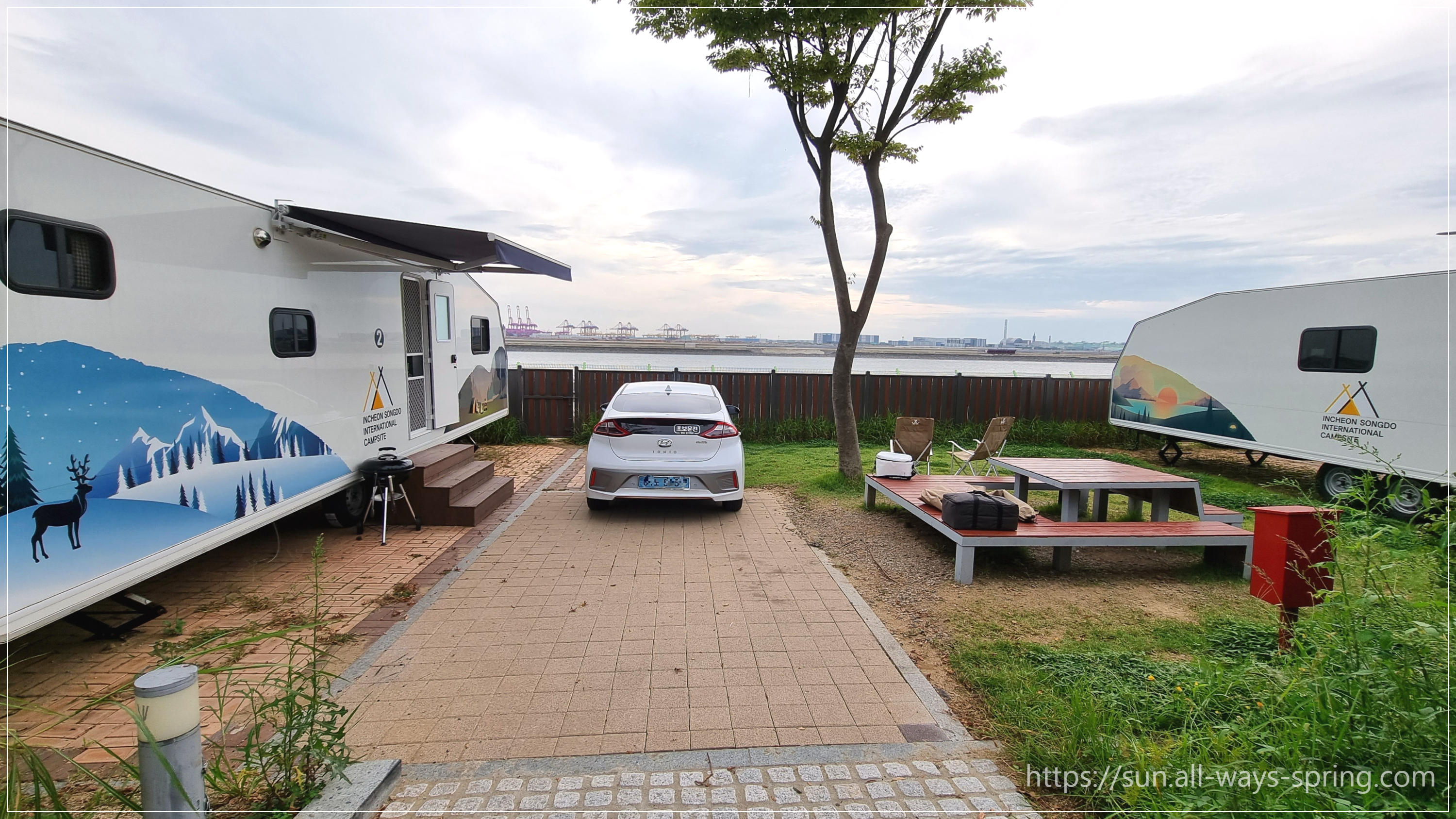 송도국제캠핑장 카라반존 전경