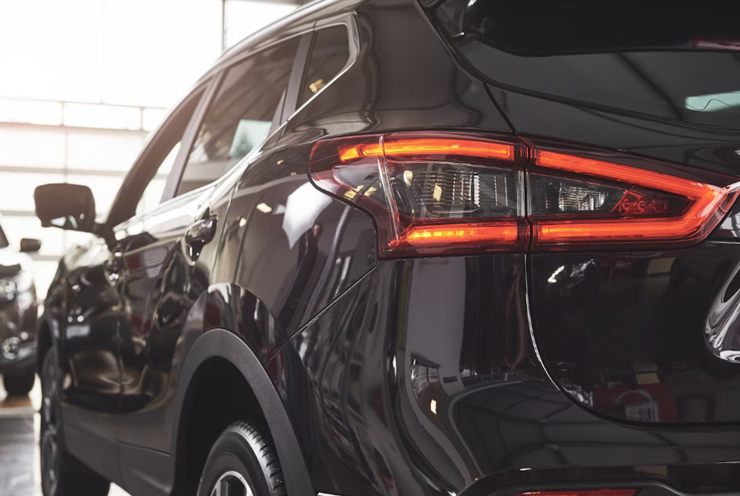 검정색 자동차 뒷모습