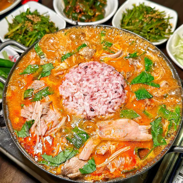 생생정보 고수의 부엌 능이오리백숙 음식점