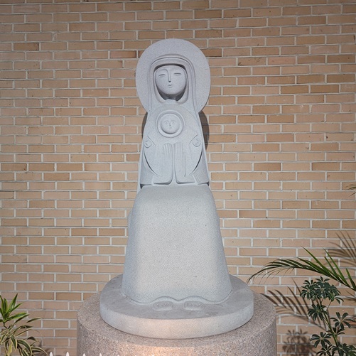 서울 목동성당 성모자상