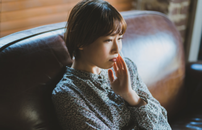 입안의 위턱이 가렵다