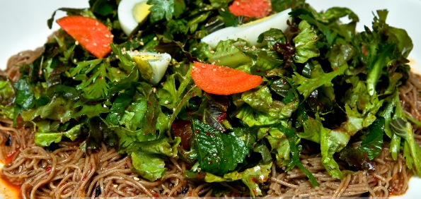 가격: 15,000원
설명: 매콤달콤하게 무친 닭고기
후기: 막국수와 최고의 조합.