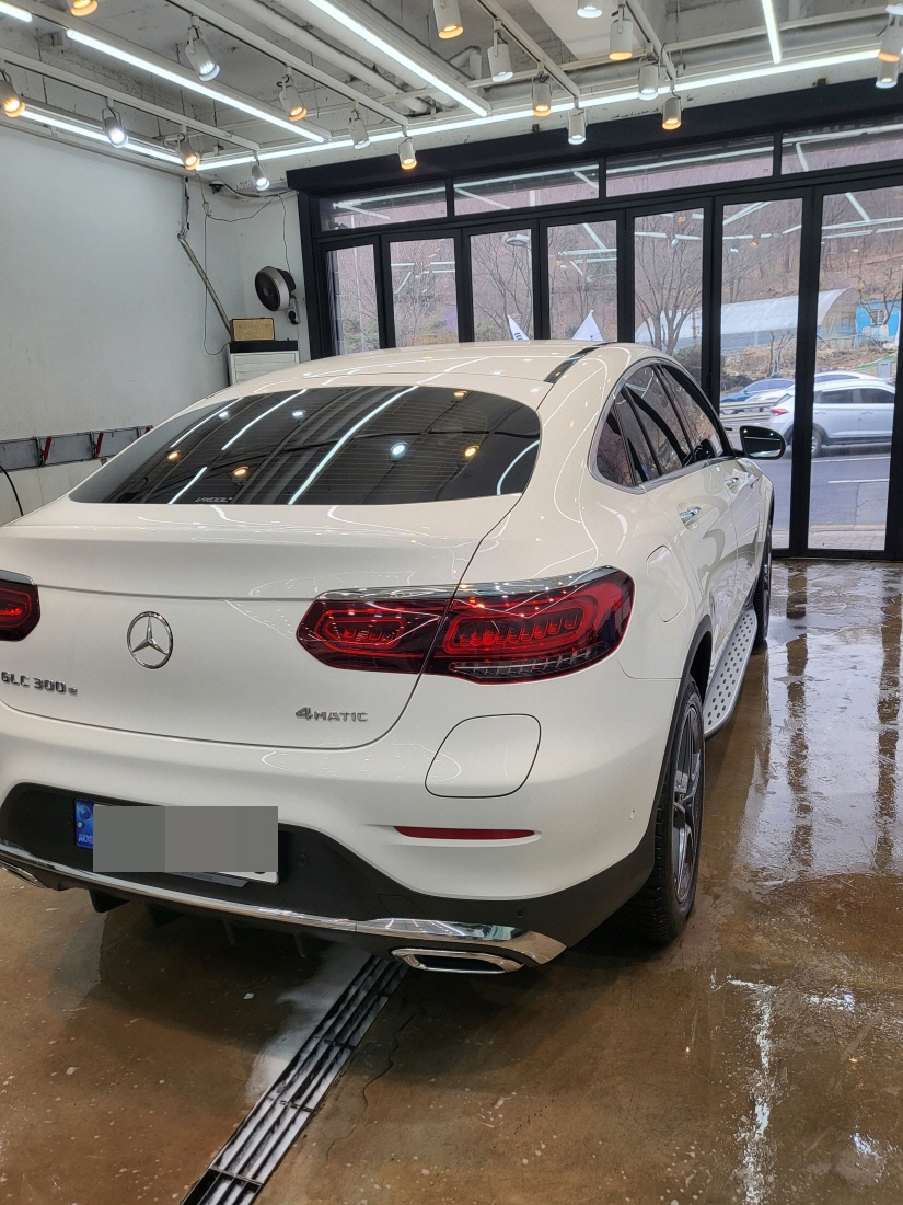 크리스탈 디테일링 센터 GLC쿠페 뒷모습