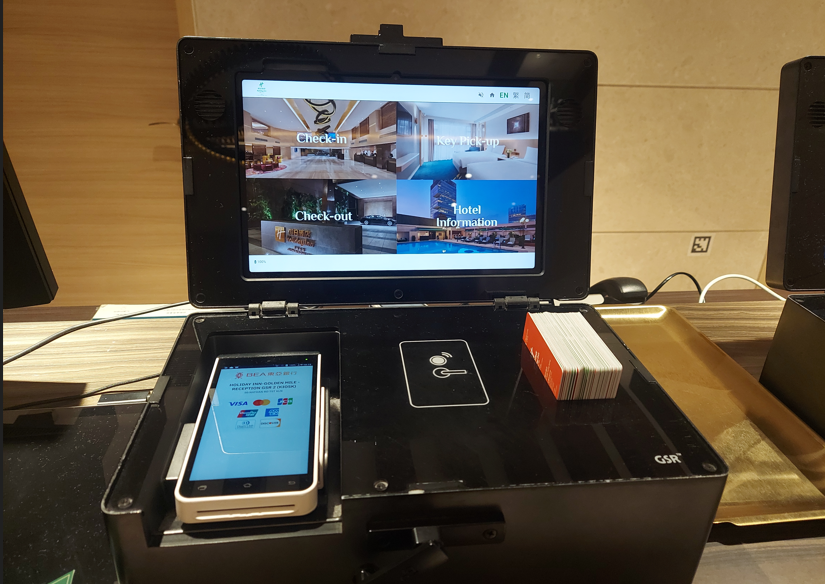 호텔 로비 셀프 체크인 체크아웃