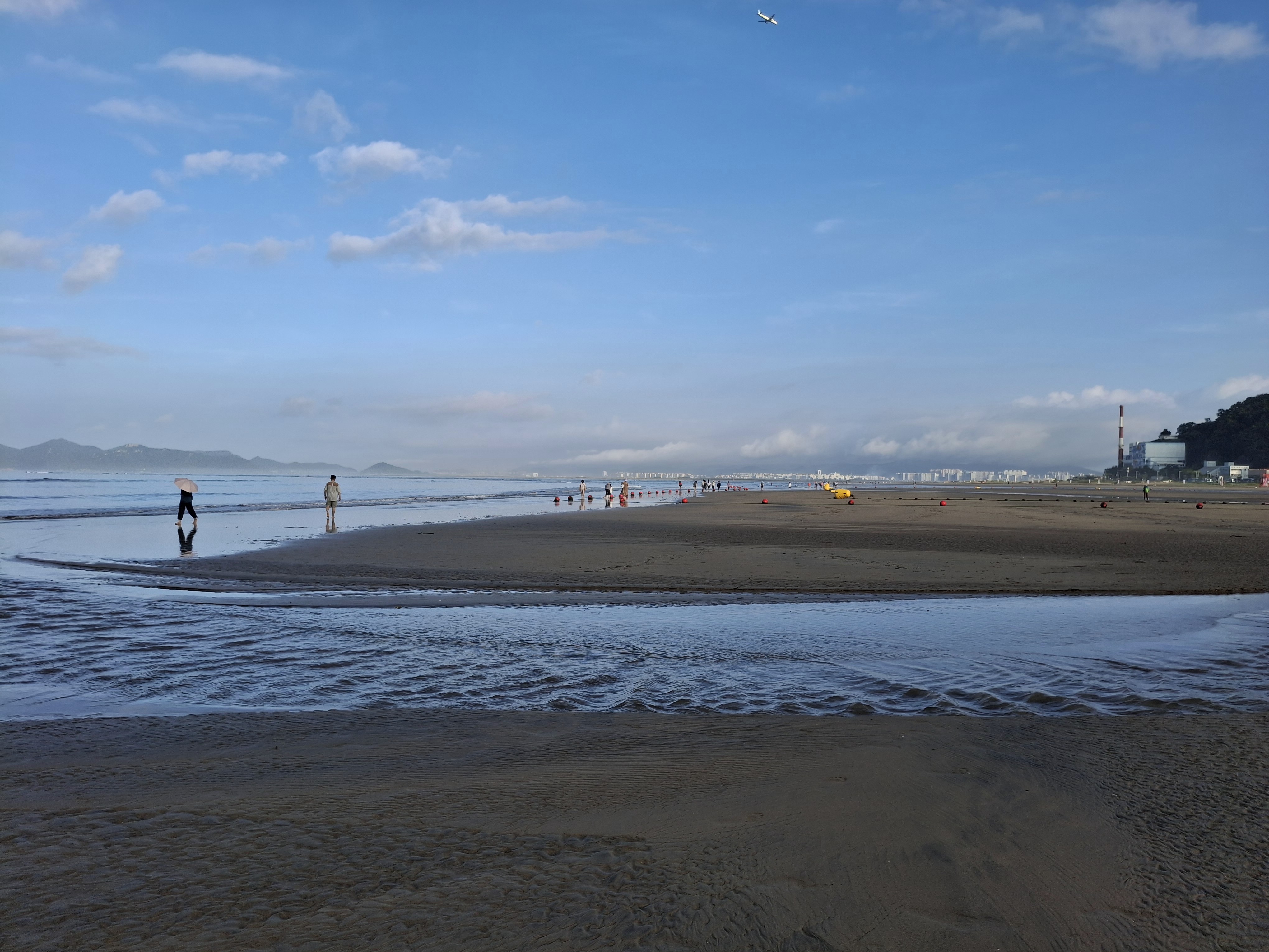 백사장 맨발 걷기