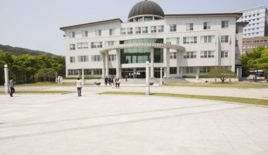 대학원생 등록금 및 장학혜택 분석 관련 사진 자료