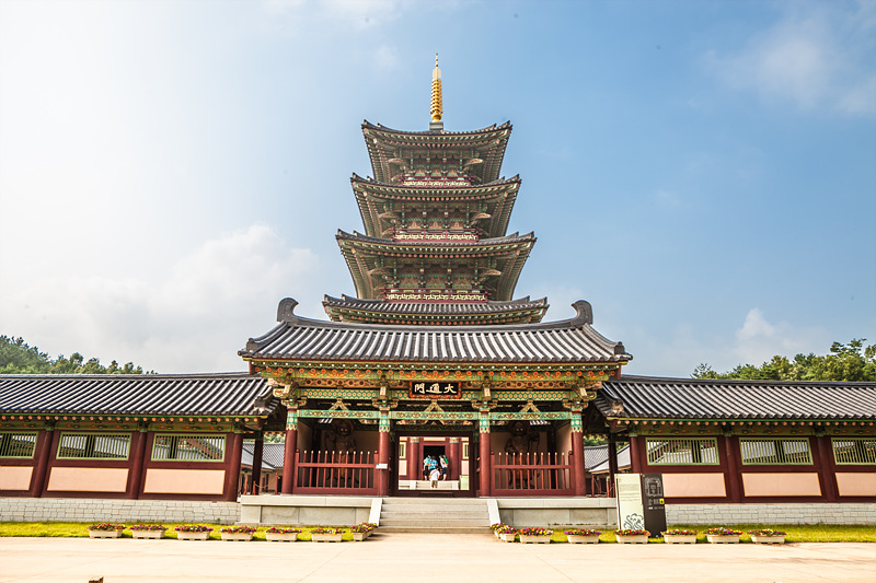 백제 문화단지에 복원된 백제시대 건축물_Photo by Kim Sunghwan(Artageo)