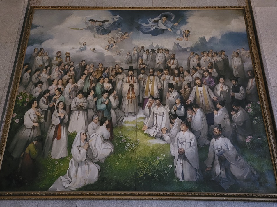 사진은 서울 혜화동성당에 있는 한국 천주교 103위 순교성인 그림 정본입니다. 많은 성당에서 이 그림을 쉽게 볼 수 있지요. 혜화동성당에 있는 것이 정본입니다.